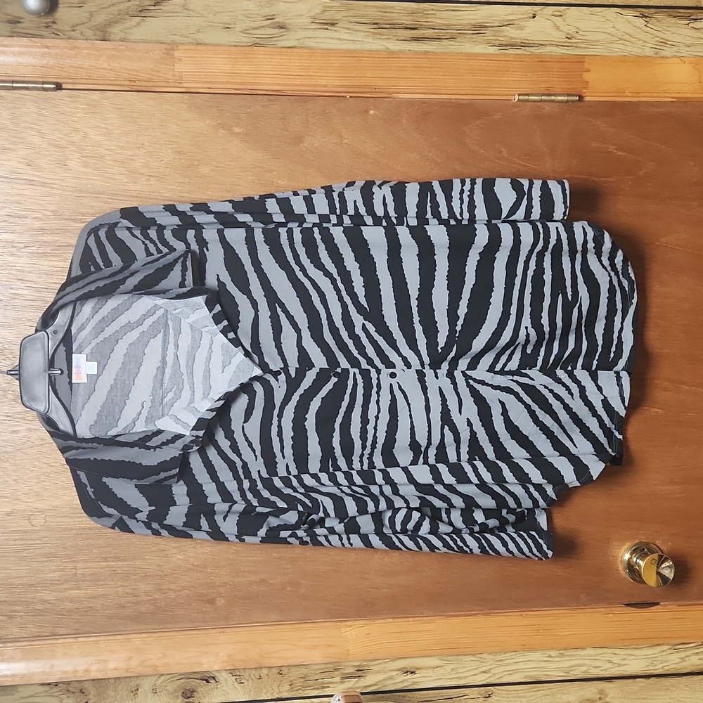 Lula zebra button down